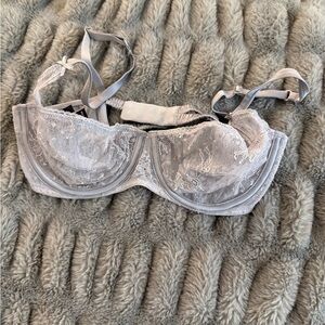 Victoria's Secret Lace Underwire Bra - Light Gray